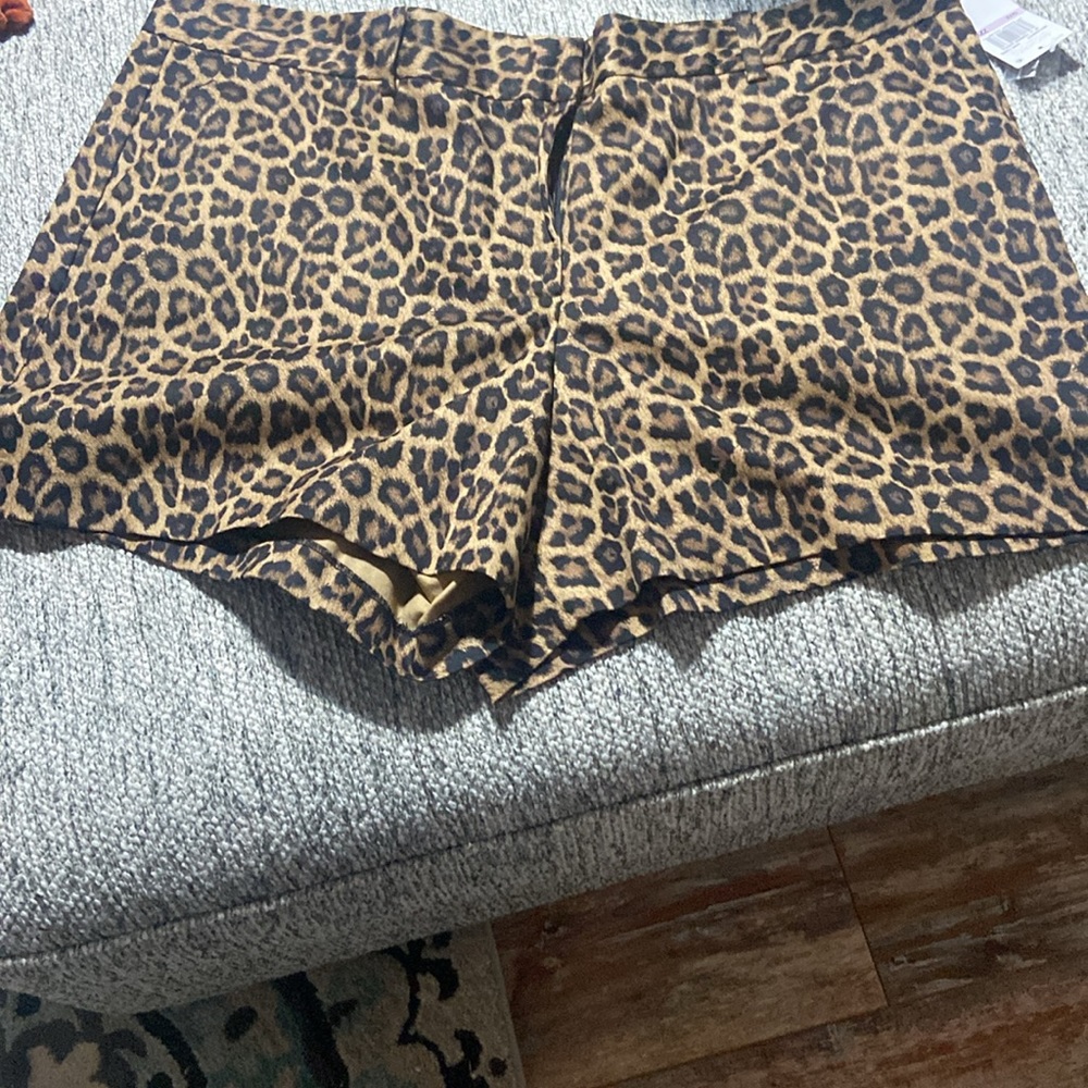 Michael Kors Women’s Shorts. NWT. Size 22W. Leopard print